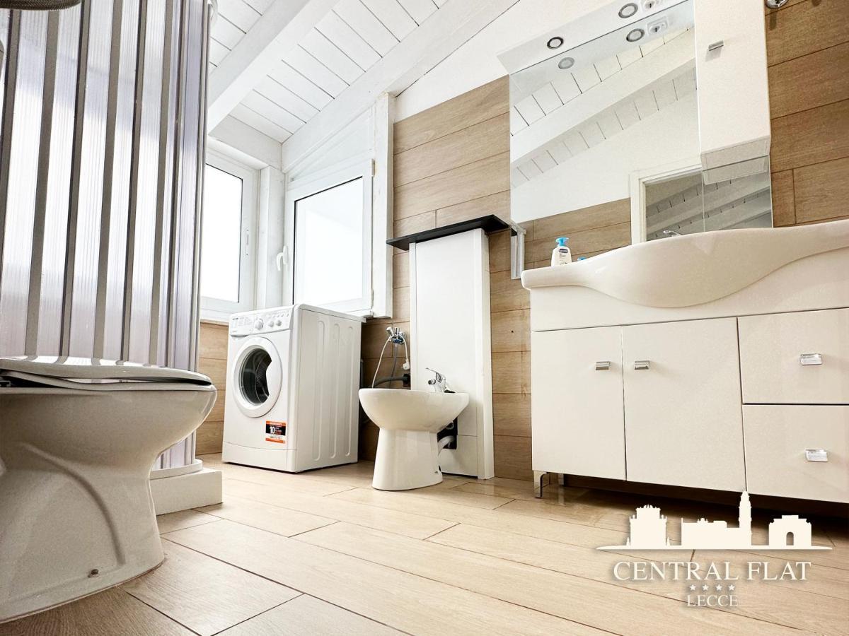 Lecce Central Flat - Attico Con Patio E Parcheggio Privato Διαμέρισμα Εξωτερικό φωτογραφία