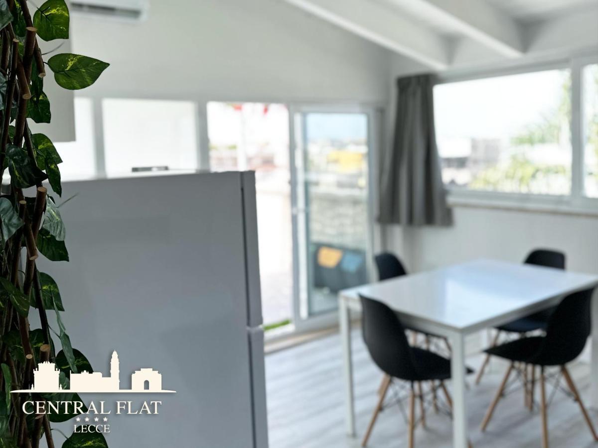 Lecce Central Flat - Attico Con Patio E Parcheggio Privato Διαμέρισμα Εξωτερικό φωτογραφία